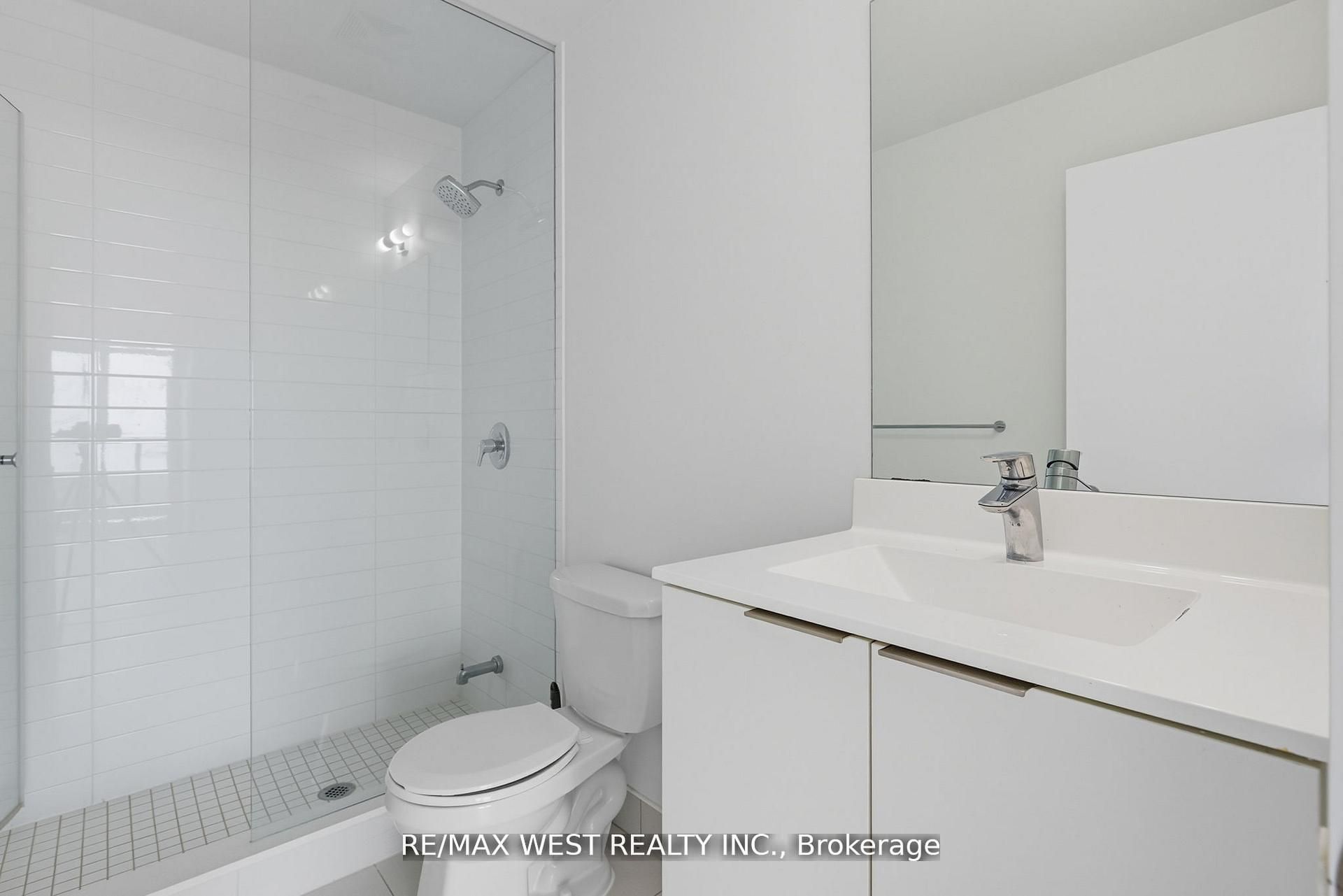20 Shore Breeze Drive 702 Property Photo 18