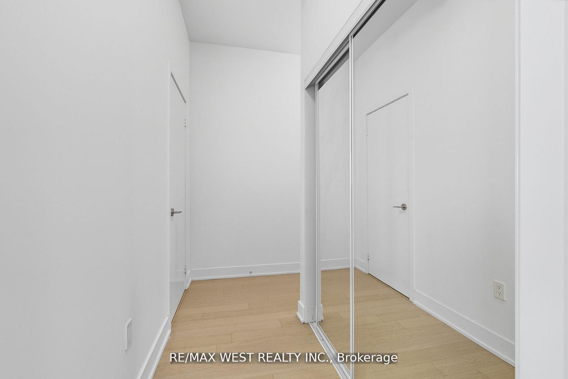 20 Shore Breeze Drive 702 Property Photo 20