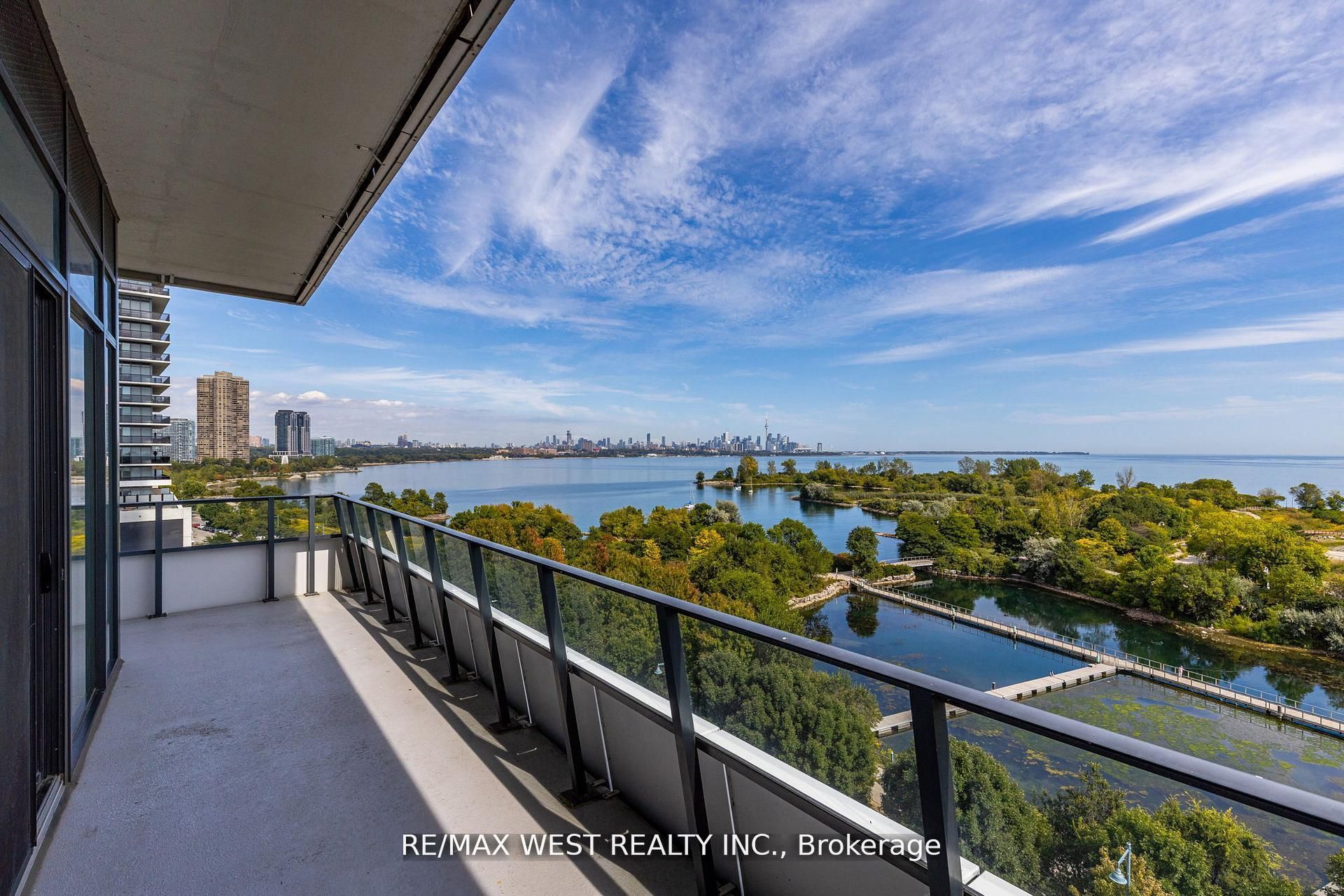 20 Shore Breeze Drive 702 Property Photo 25