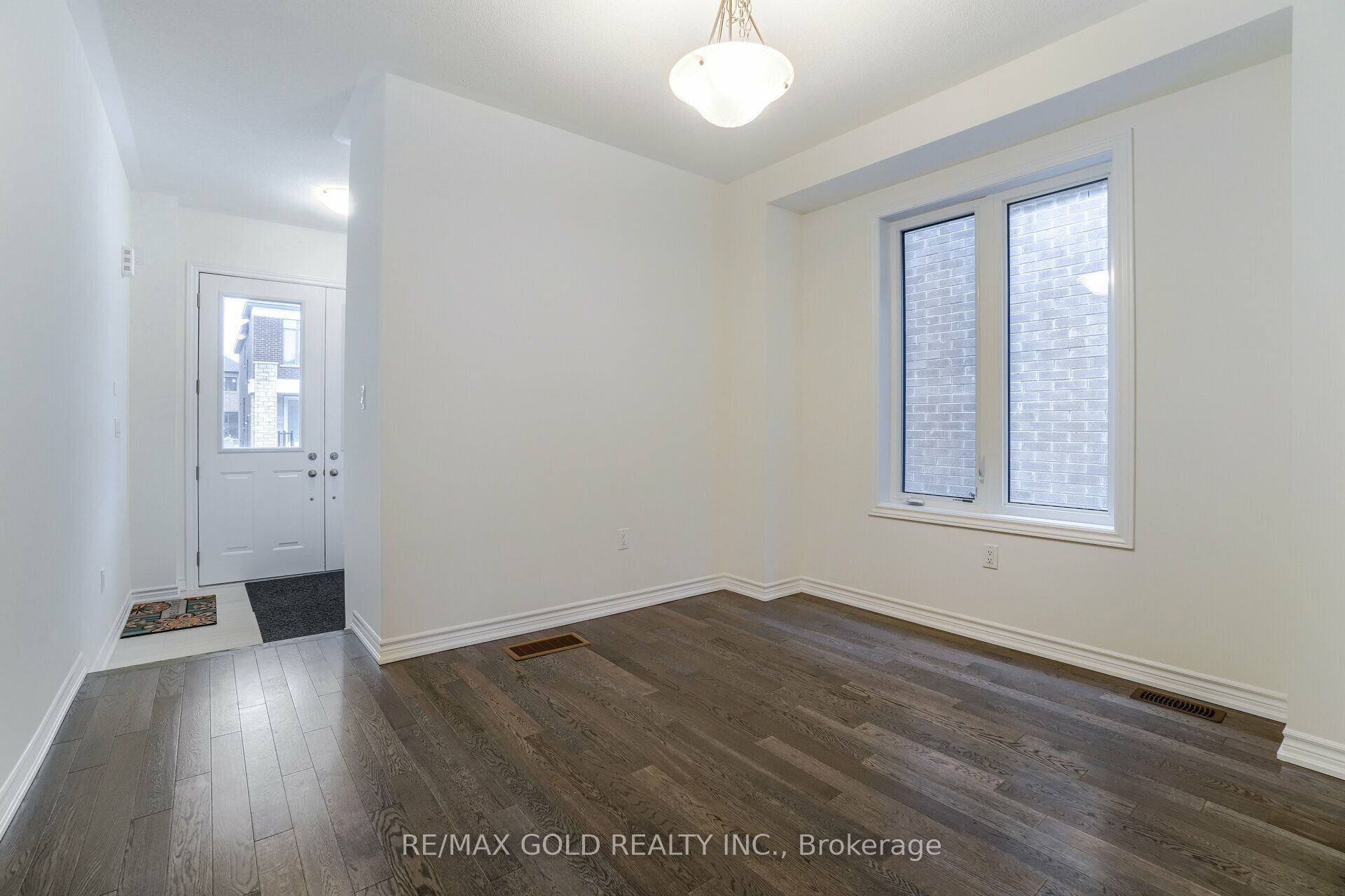 26 Del Grappa Street Property Photo 5