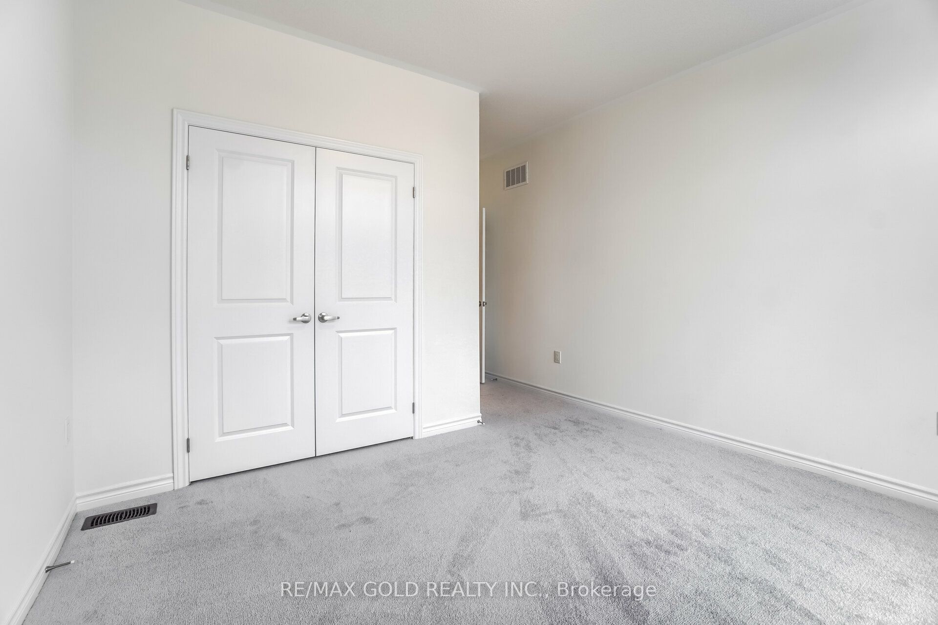 26 Del Grappa Street Property Photo 31