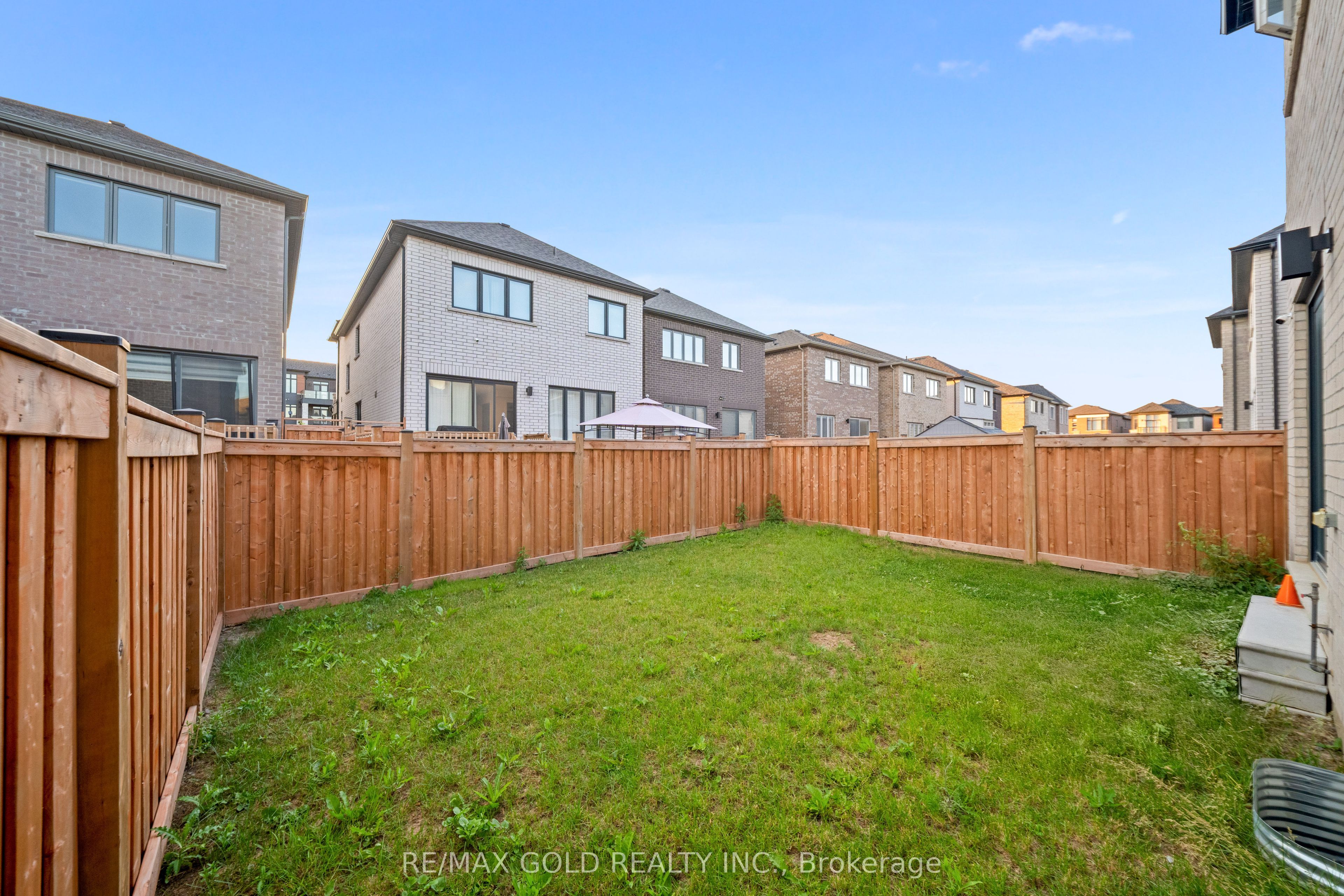 26 Del Grappa Street Property Photo 38