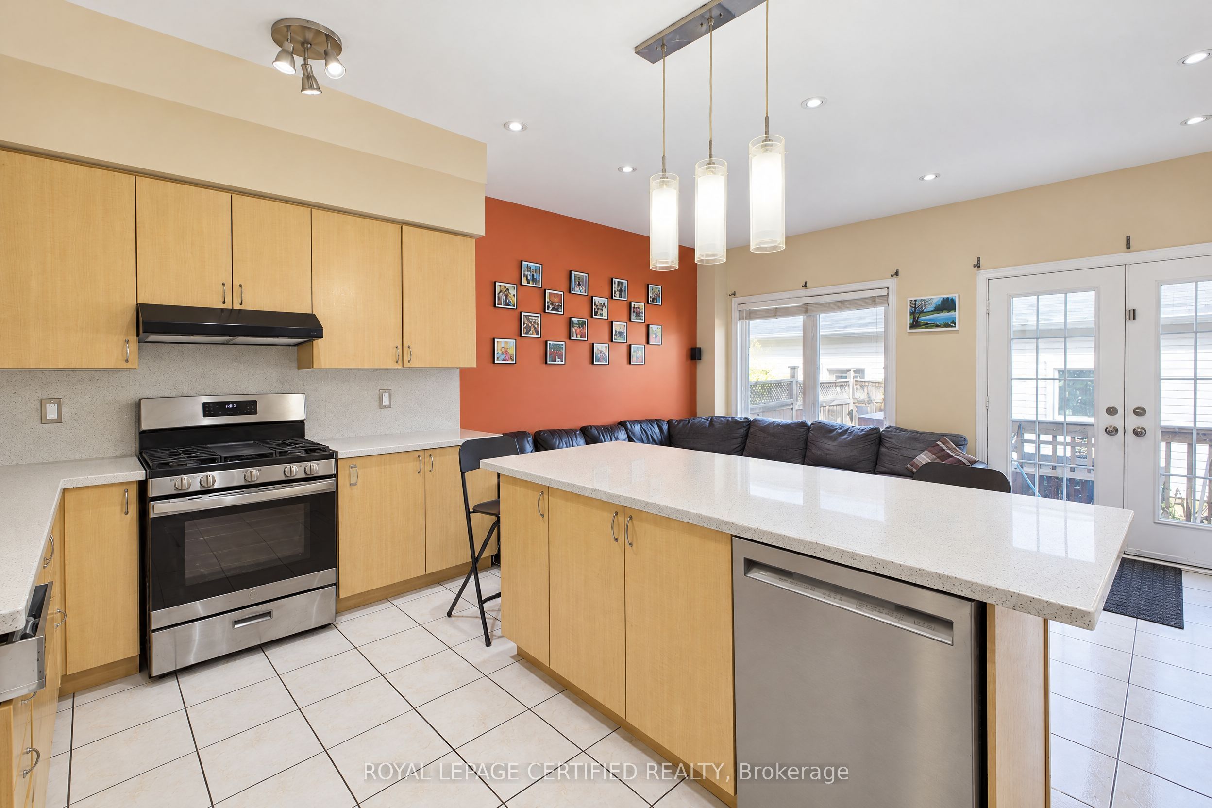 5481 Festival Drive Property Photo 5