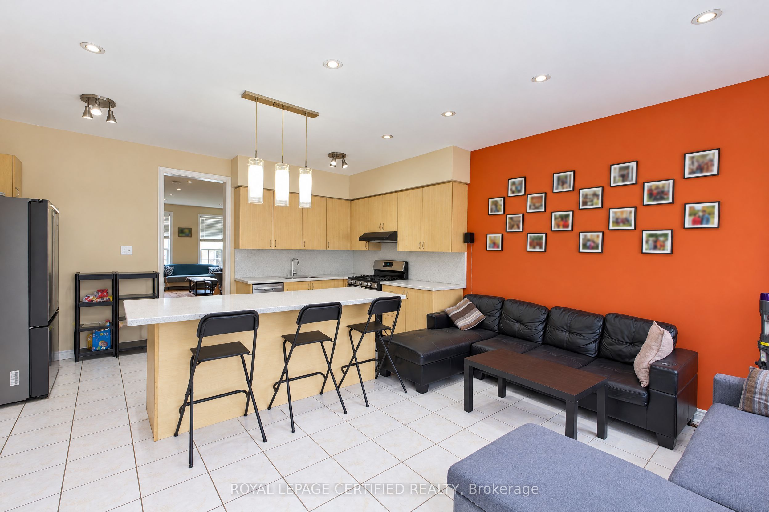 5481 Festival Drive Property Photo 6