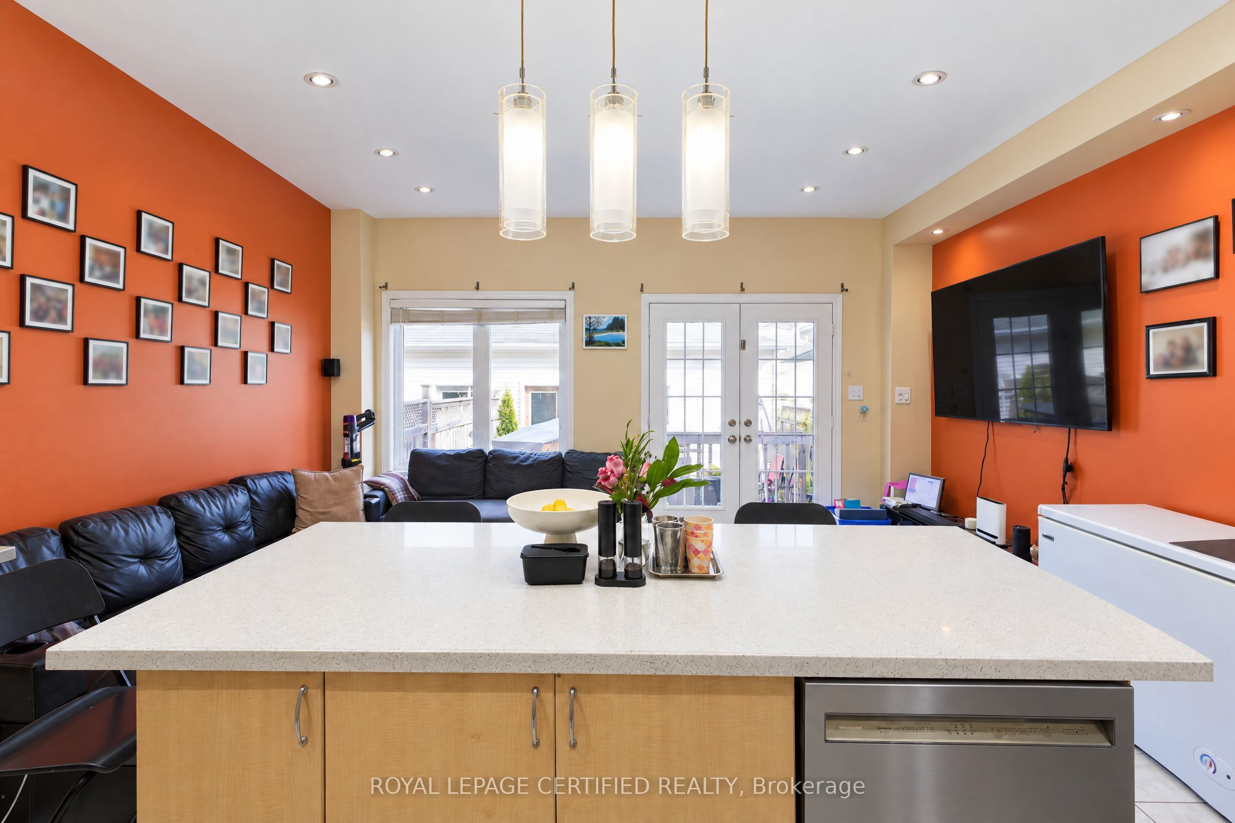 5481 Festival Drive Property Photo 8