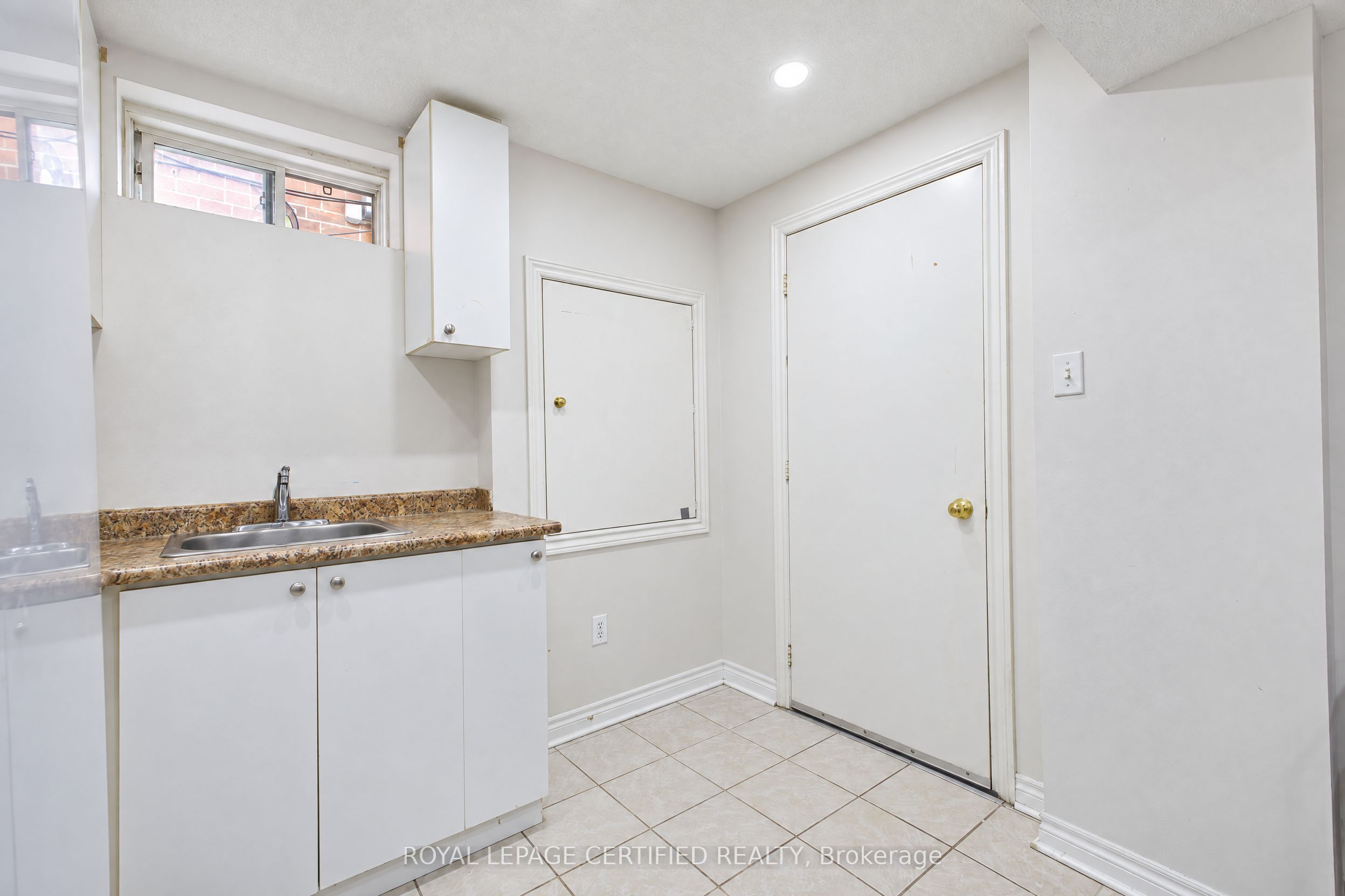5481 Festival Drive Property Photo 28