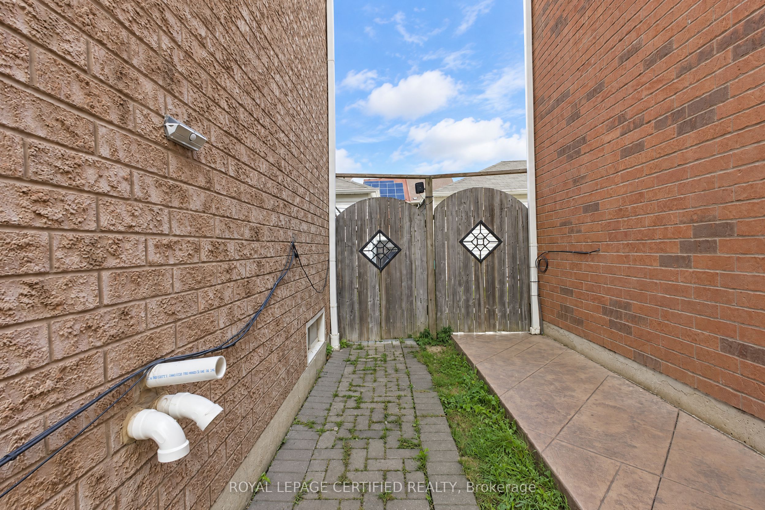 5481 Festival Drive Property Photo 33