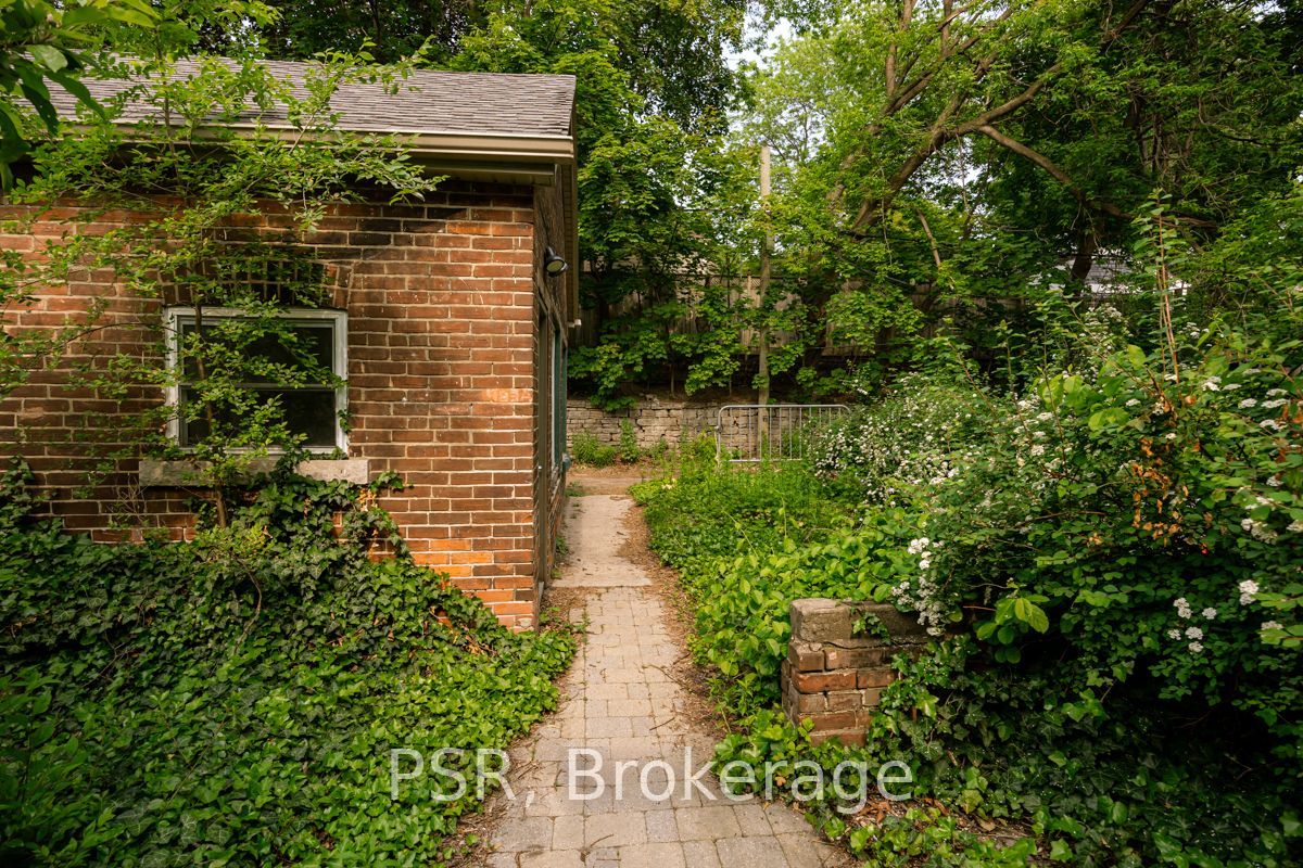 483 Parkside Drive 2b Property Photo 23