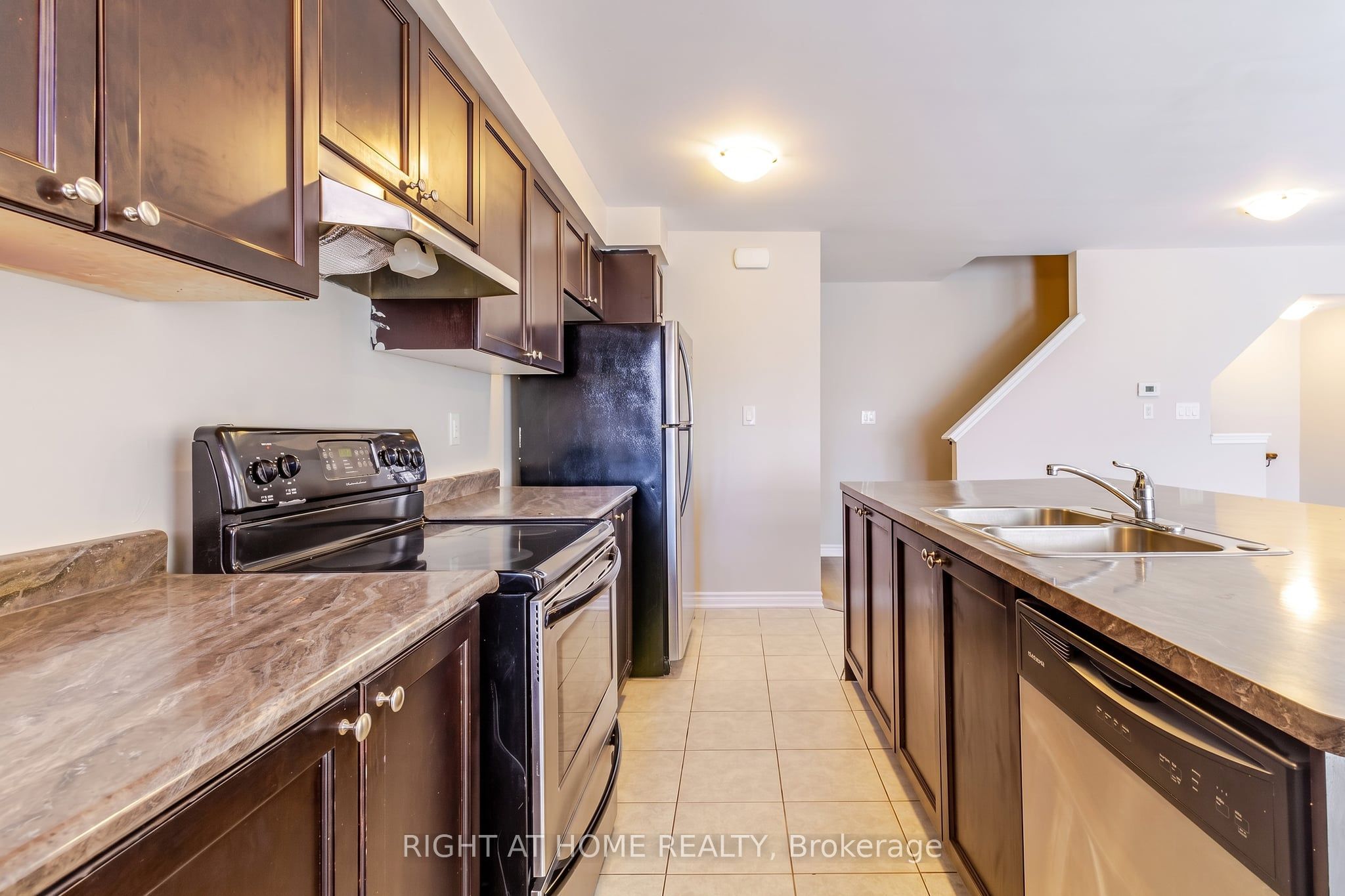74 Frost Court Property Photo 9