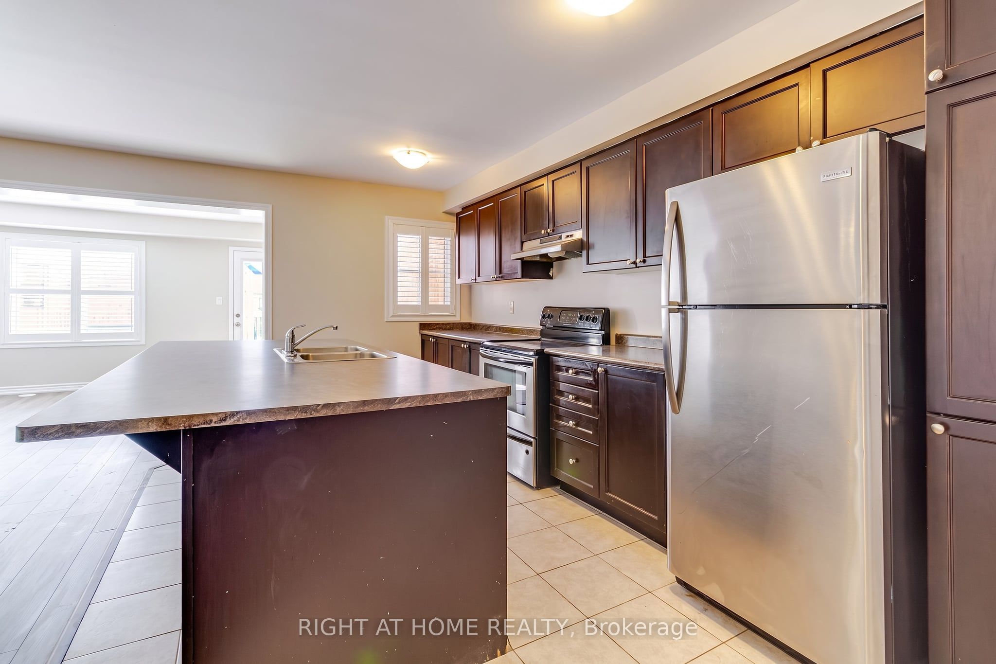 74 Frost Court Property Photo 10