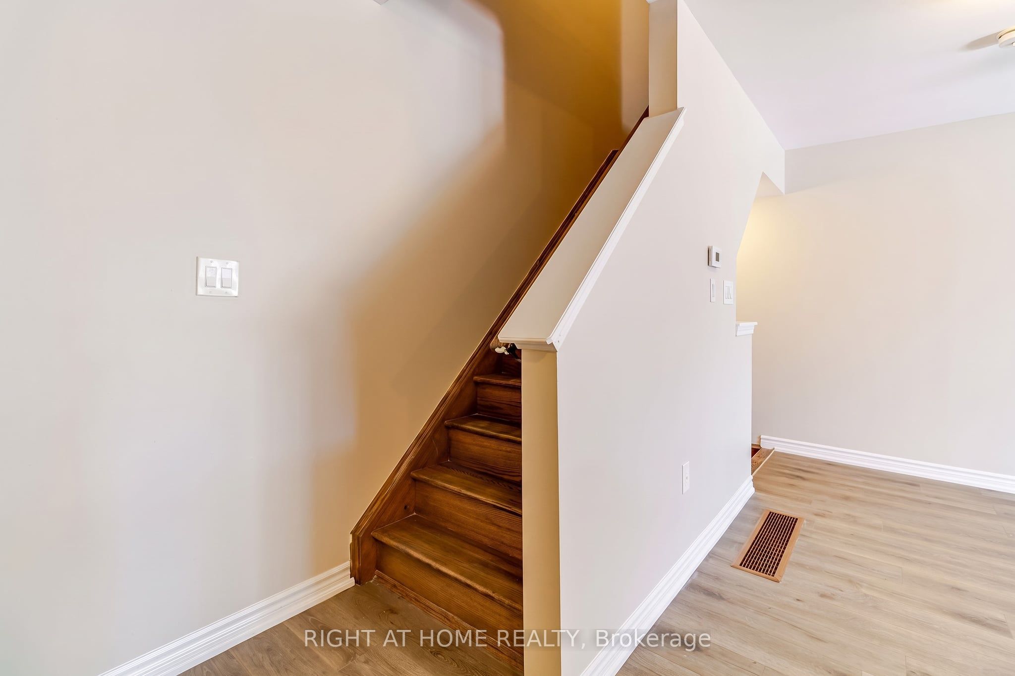 74 Frost Court Property Photo 15