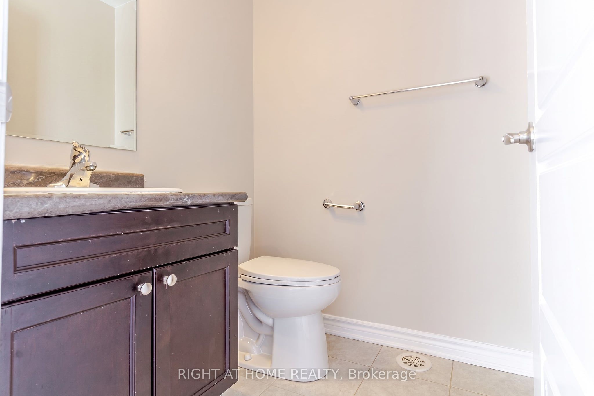 74 Frost Court Property Photo 23