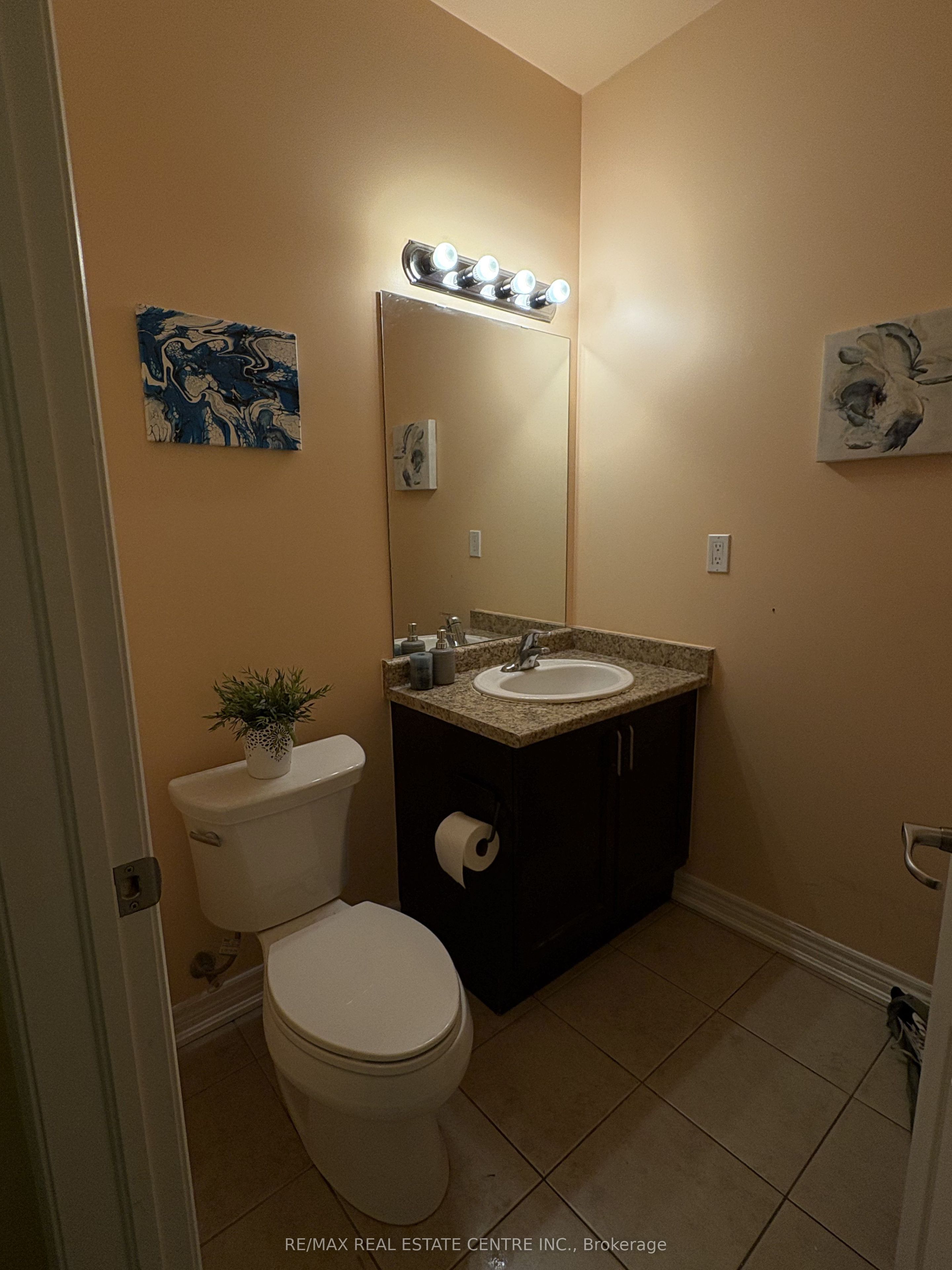 1419 Costigan Road E 612 Property Photo 6