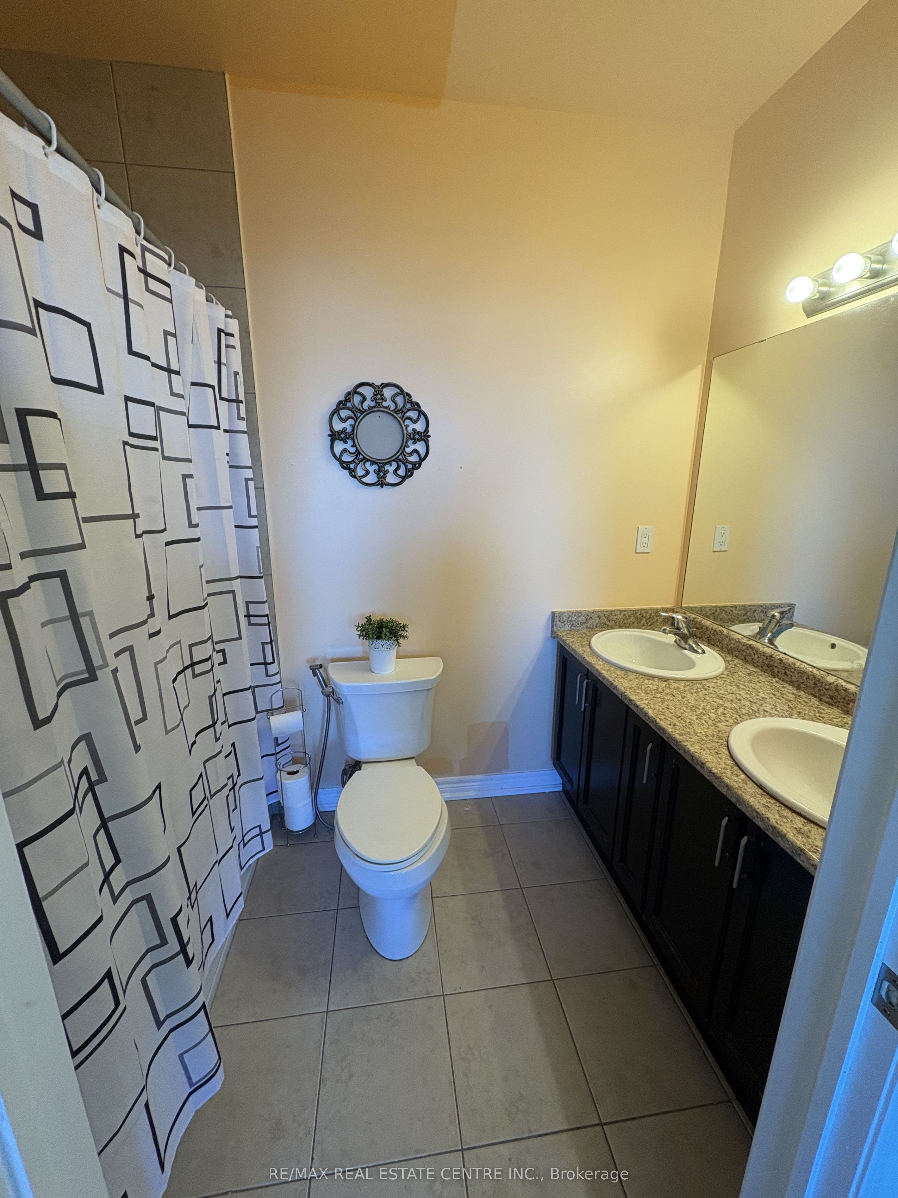 1419 Costigan Road E 612 Property Photo 9