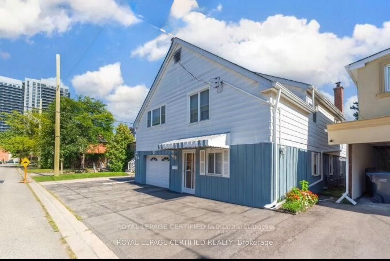 21 Denison Avenue Property Photo 2
