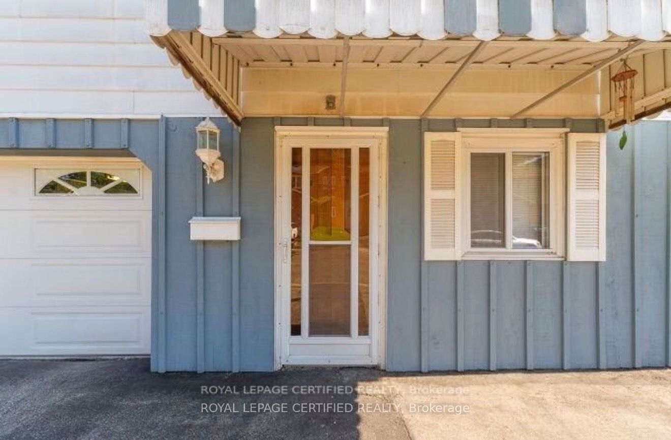 21 Denison Avenue Property Photo 4