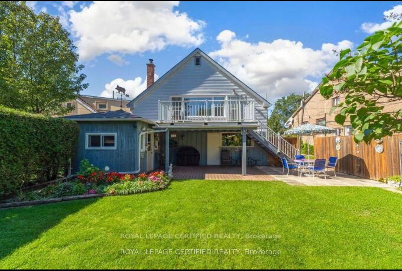 21 Denison Avenue Property Photo 5