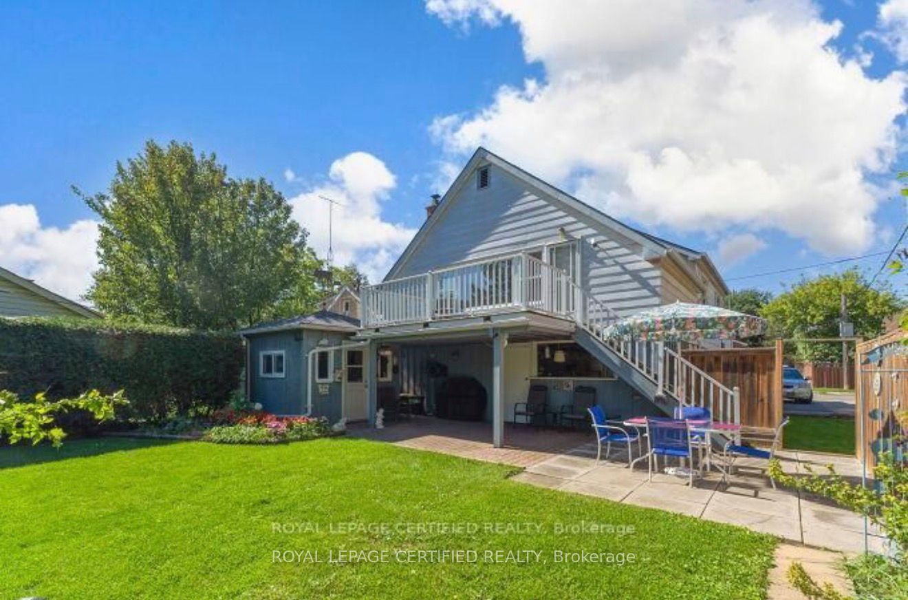 21 Denison Avenue Property Photo 6