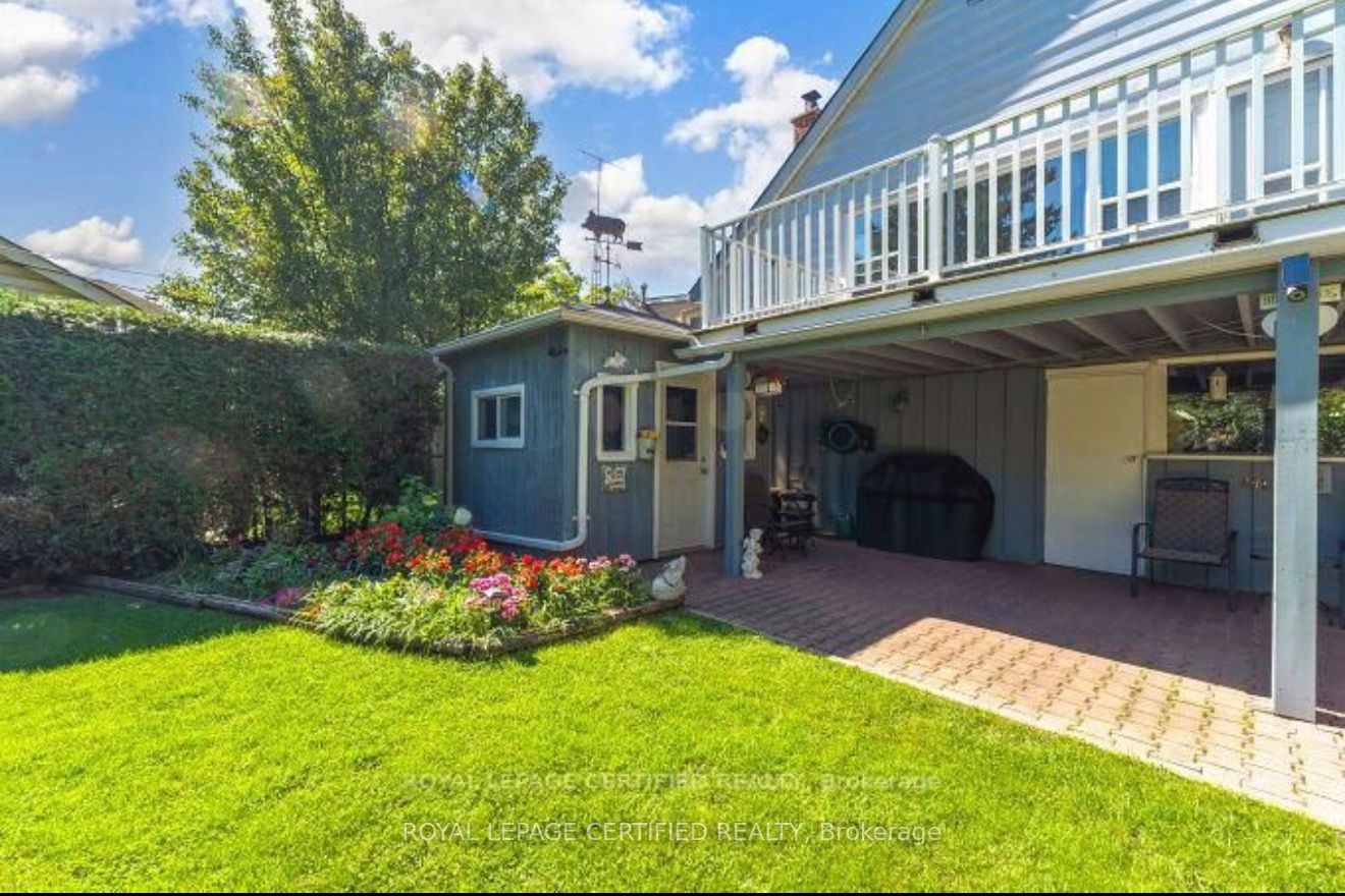 21 Denison Avenue Property Photo 7