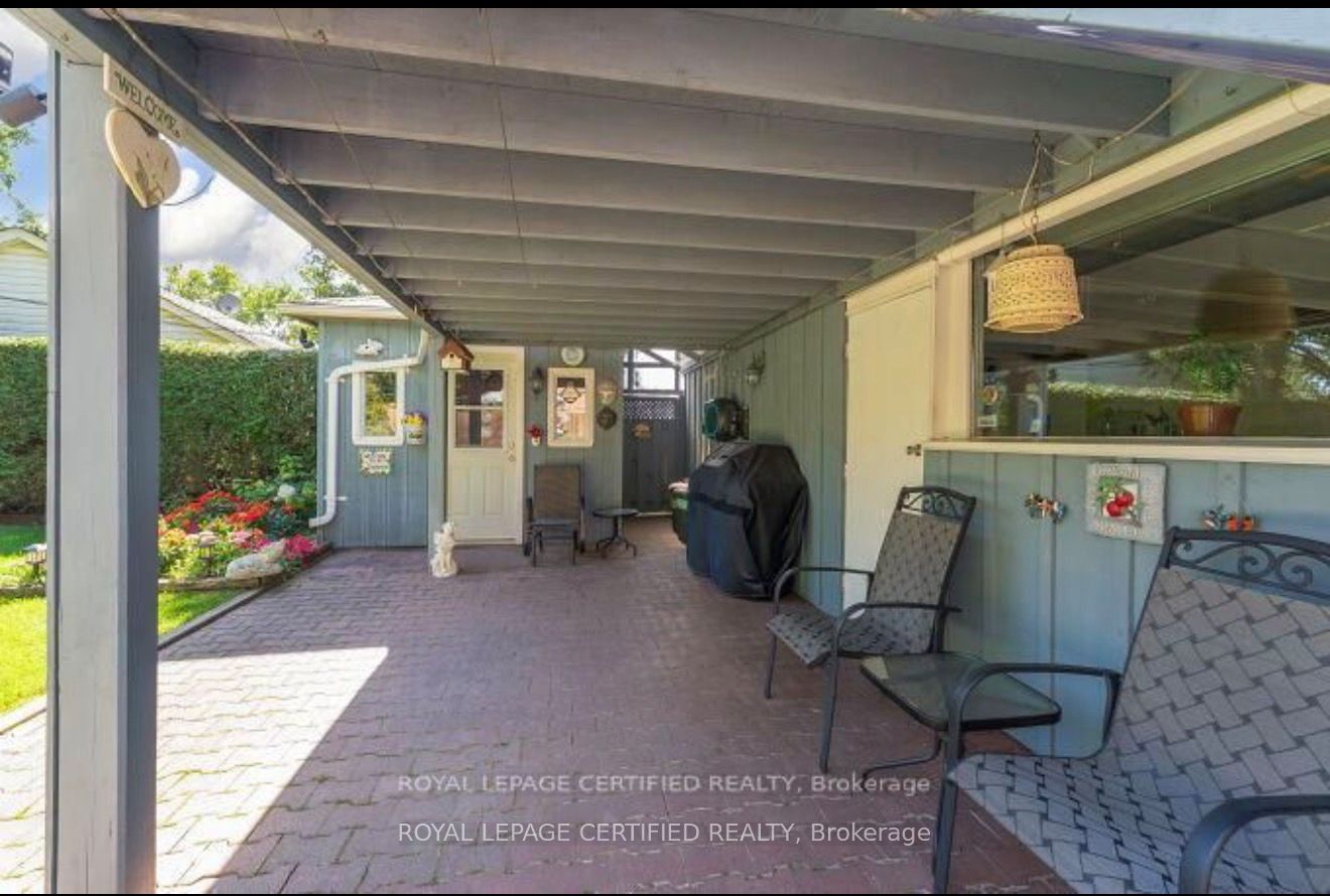 21 Denison Avenue Property Photo 8
