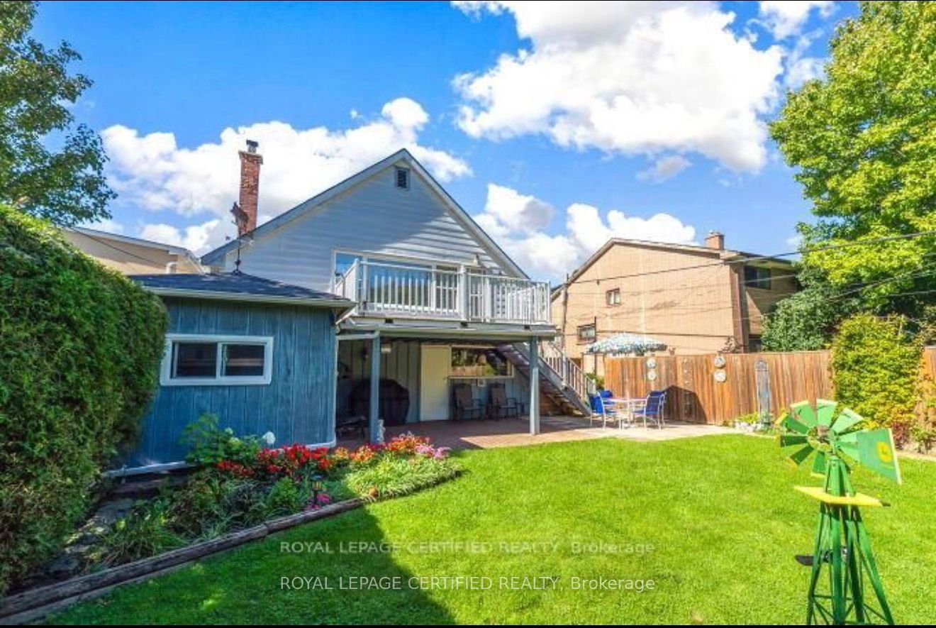 21 Denison Avenue Property Photo 12