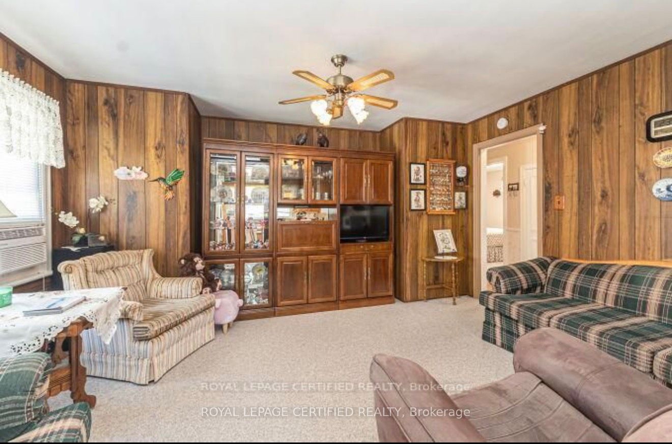 21 Denison Avenue Property Photo 14