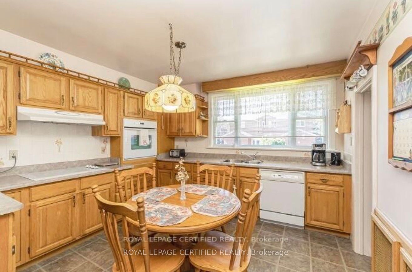 21 Denison Avenue Property Photo 16