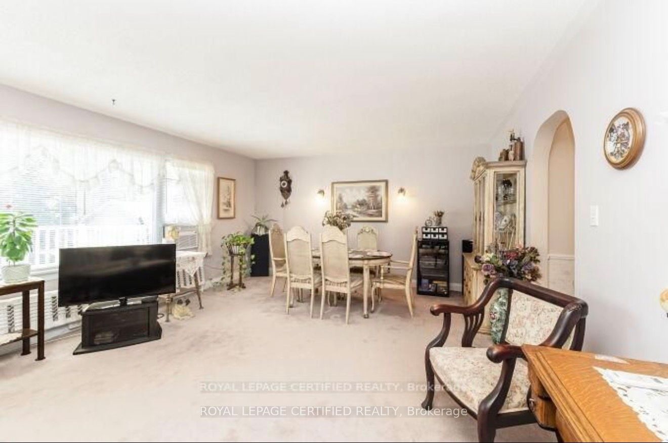 21 Denison Avenue Property Photo 24