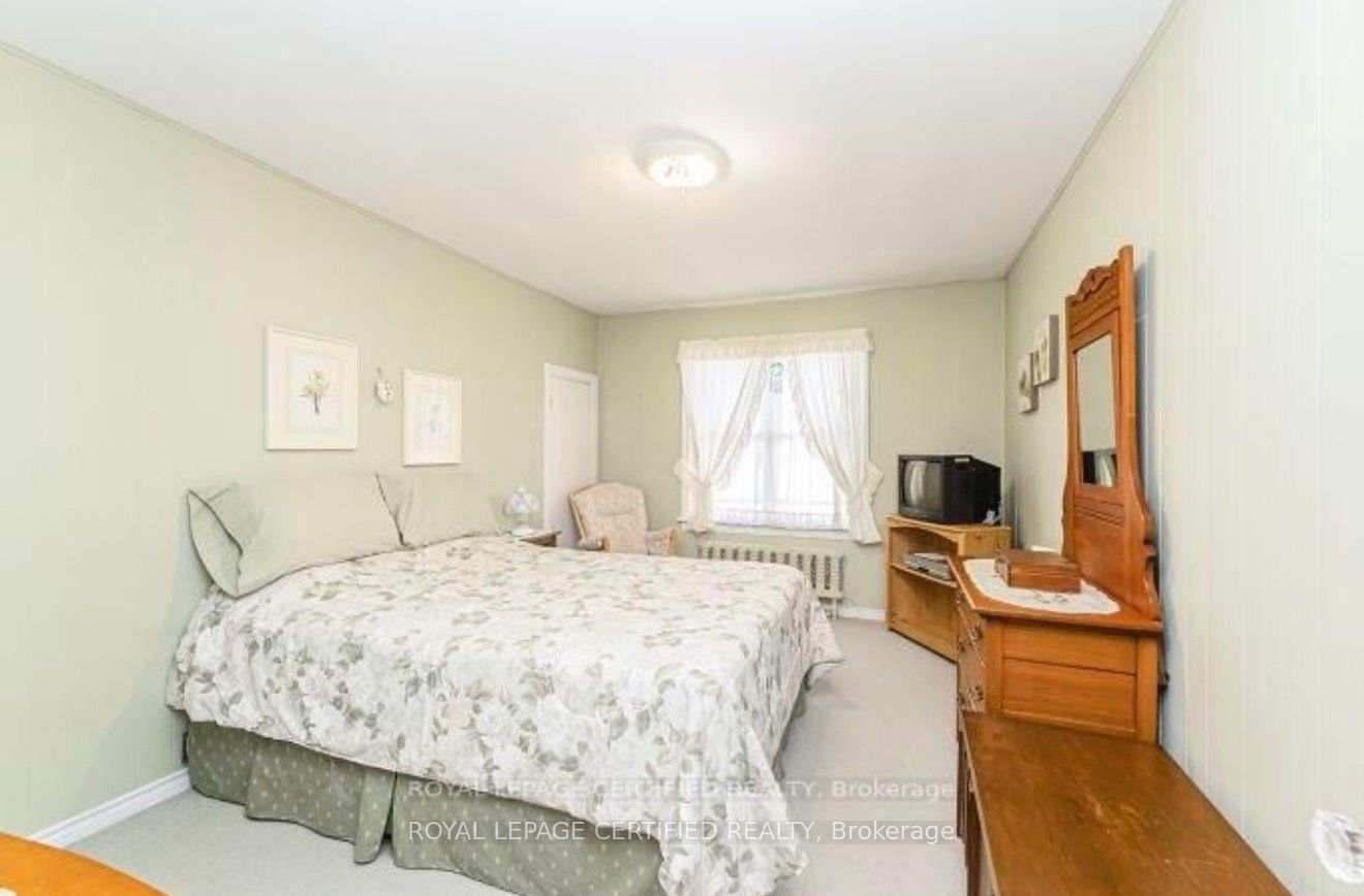 21 Denison Avenue Property Photo 26