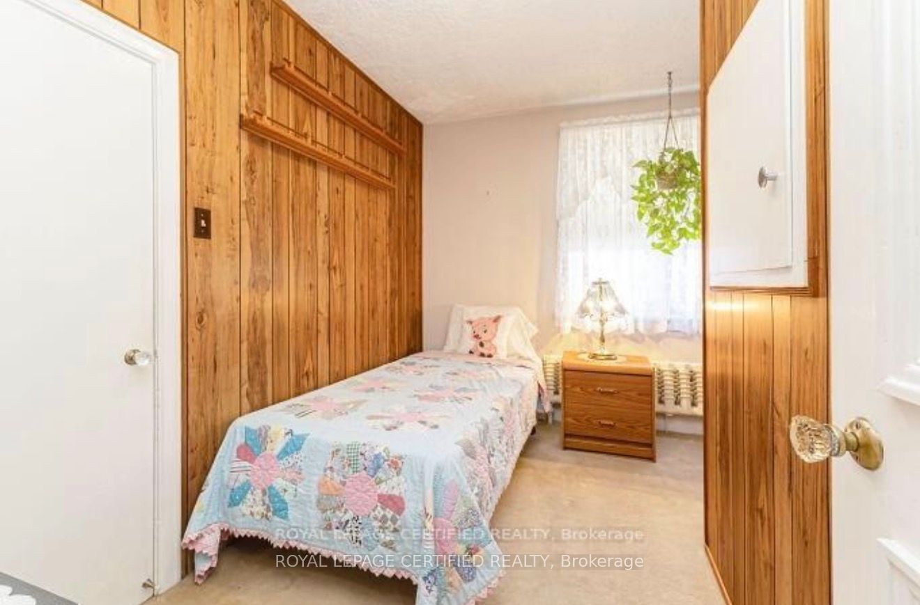 21 Denison Avenue Property Photo 28