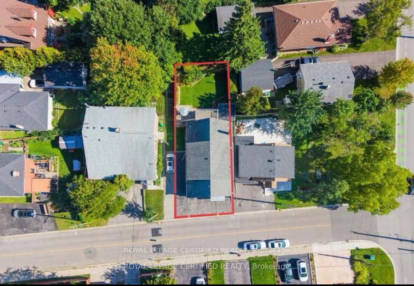 21 Denison Avenue Property Photo 32