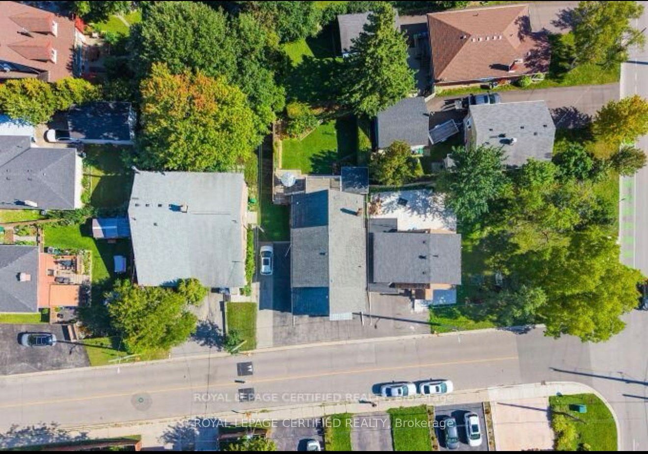 21 Denison Avenue Property Photo 37