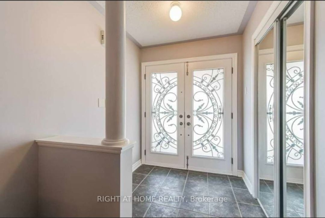 693 Macbeth Heights Property Photo 2