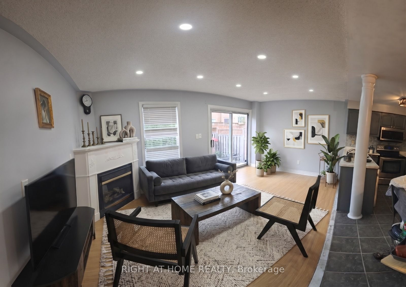 693 Macbeth Heights Property Photo 5