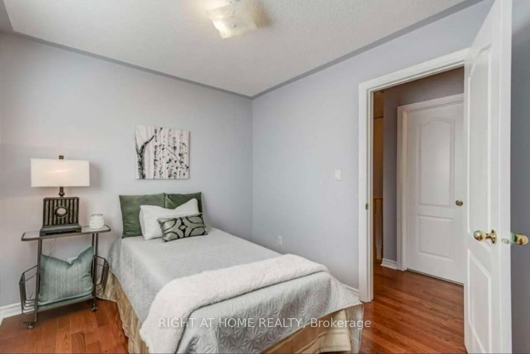 693 Macbeth Heights Property Photo 14