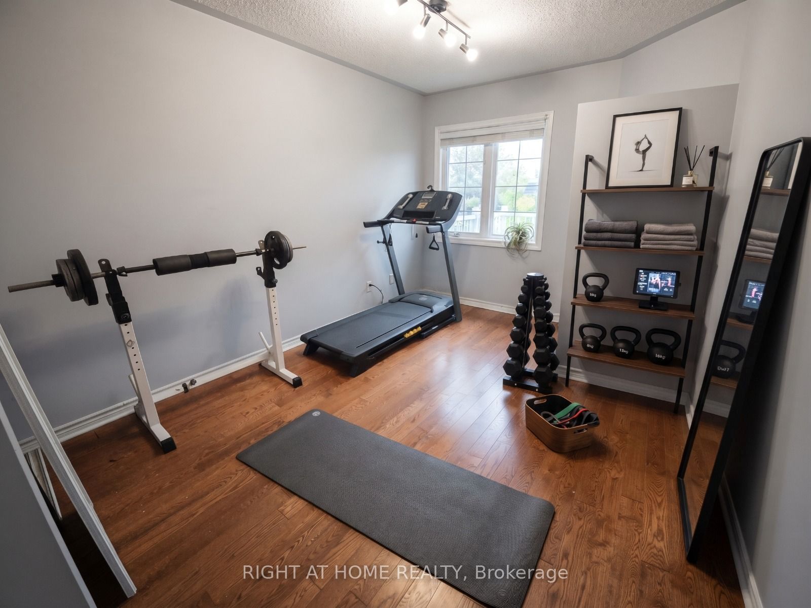 693 Macbeth Heights Property Photo 15