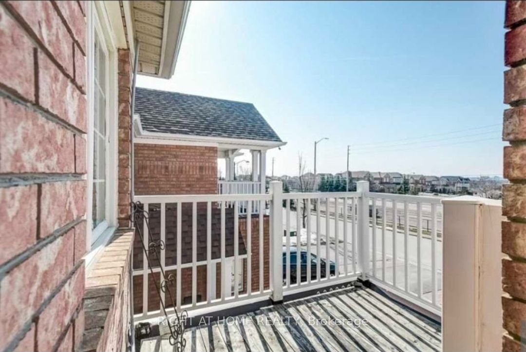 693 Macbeth Heights Property Photo 19