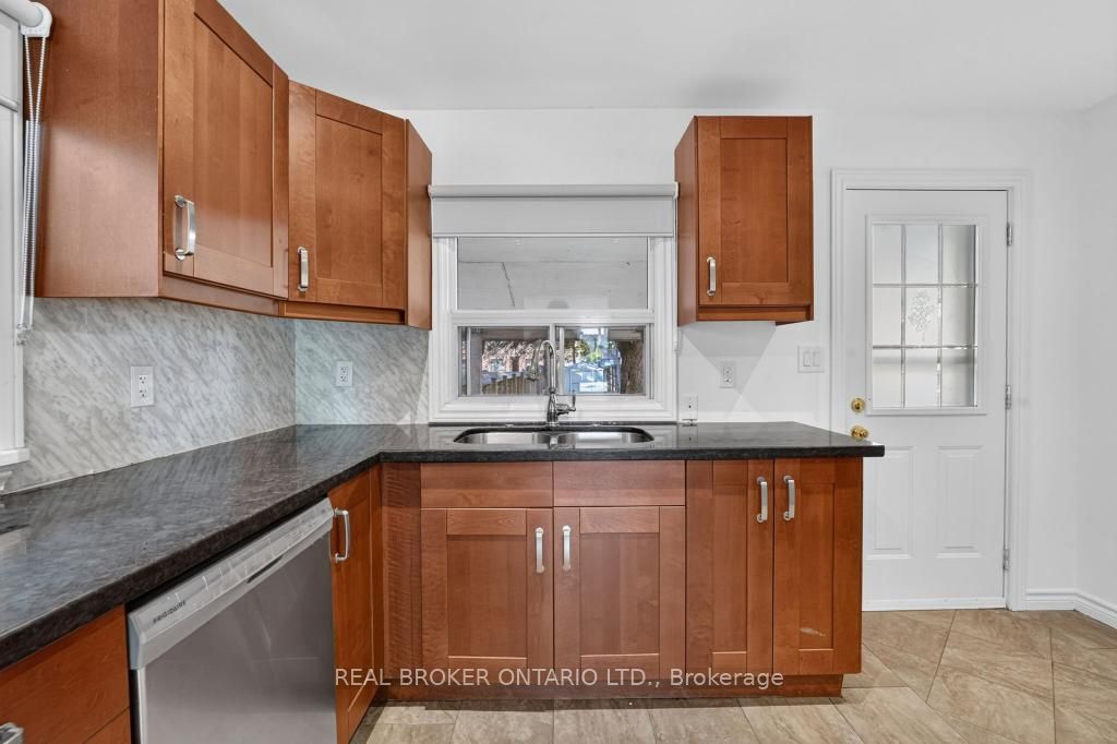 1024 Roosevelt Road Property Photo 11