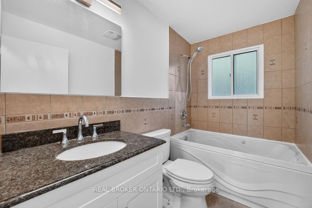 1024 Roosevelt Road Property Photo 18