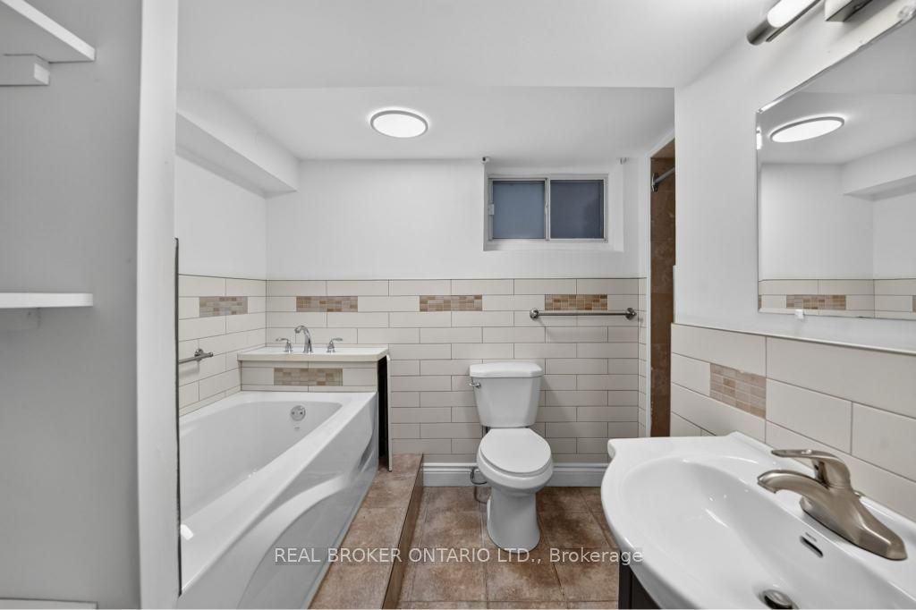1024 Roosevelt Road Property Photo 34