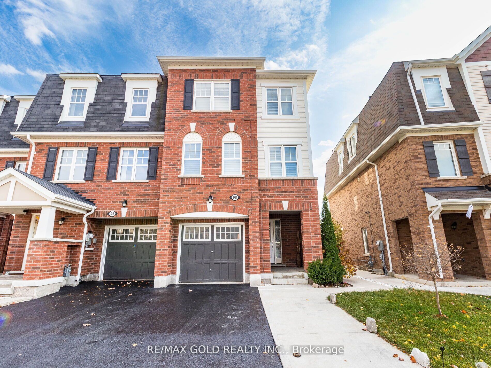 98 Bannister Crescent Property Photo 1