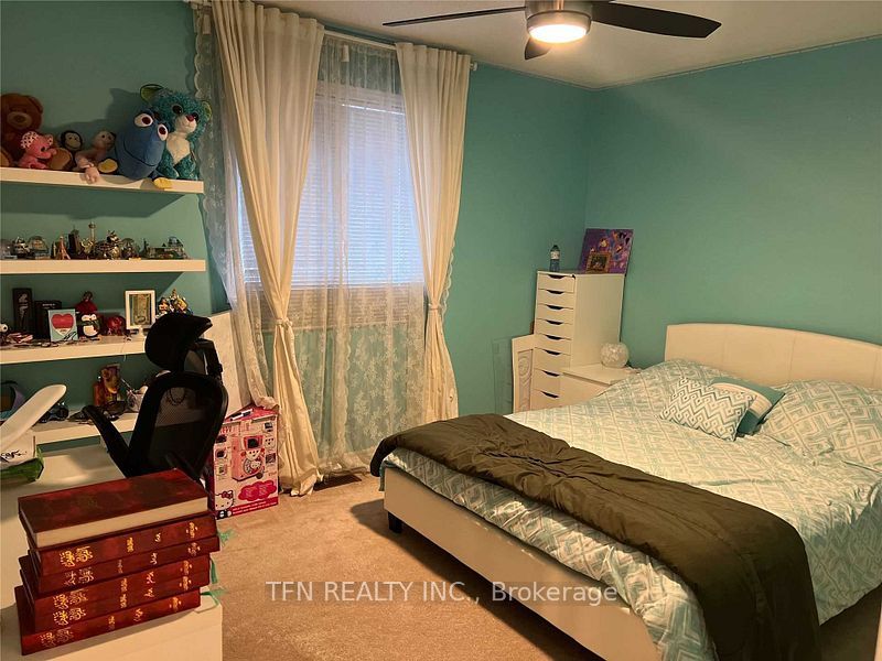 1047 Mcclenahan Crescent Property Photo 14