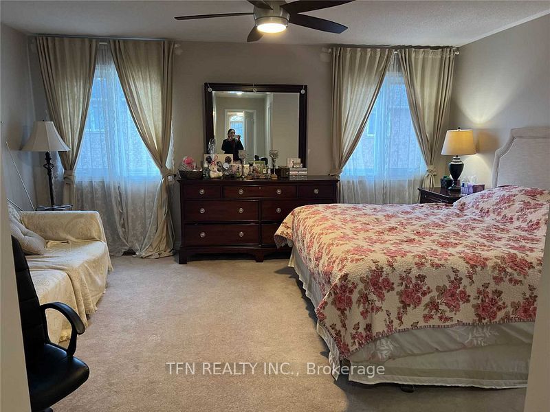 1047 Mcclenahan Crescent Property Photo 15