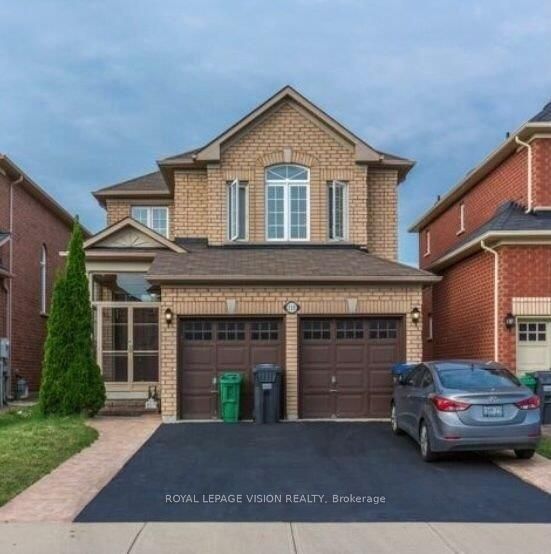 110 Turquoise Crescent Lower Property Photo 1