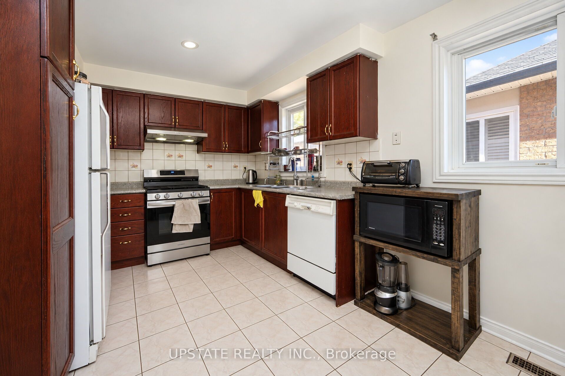 28 Braemore Road Property Photo 9