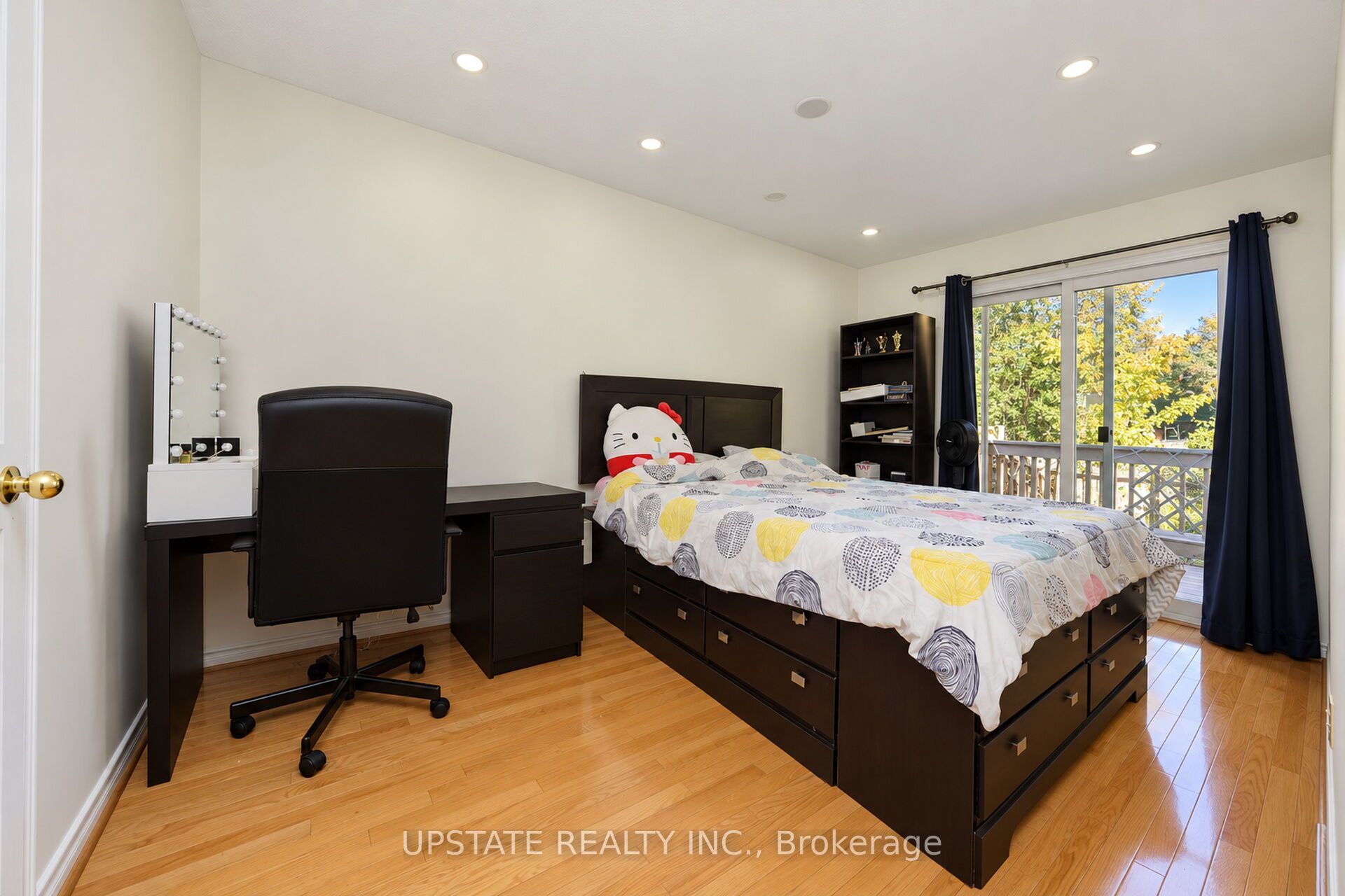 28 Braemore Road Property Photo 13