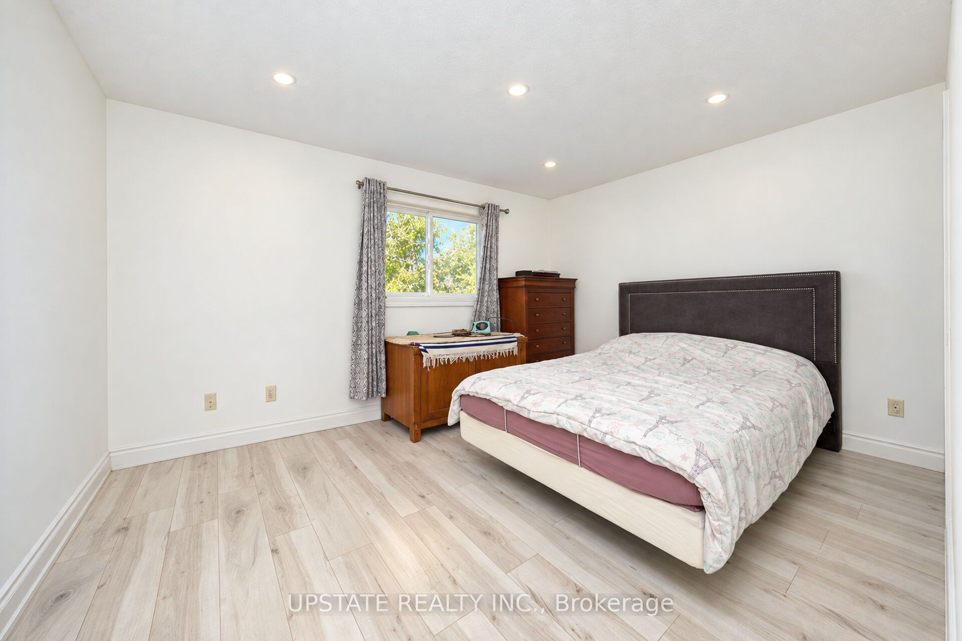 28 Braemore Road Property Photo 16