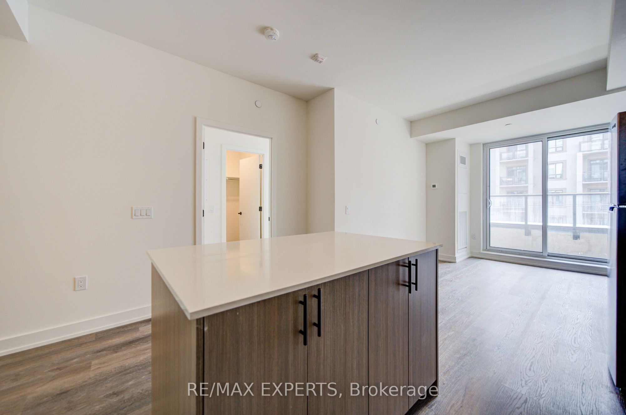 2475 Old Bronte Road 311 Property Photo 11