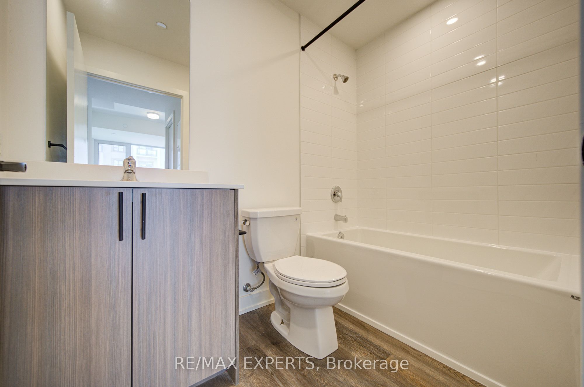 2475 Old Bronte Road 311 Property Photo 18
