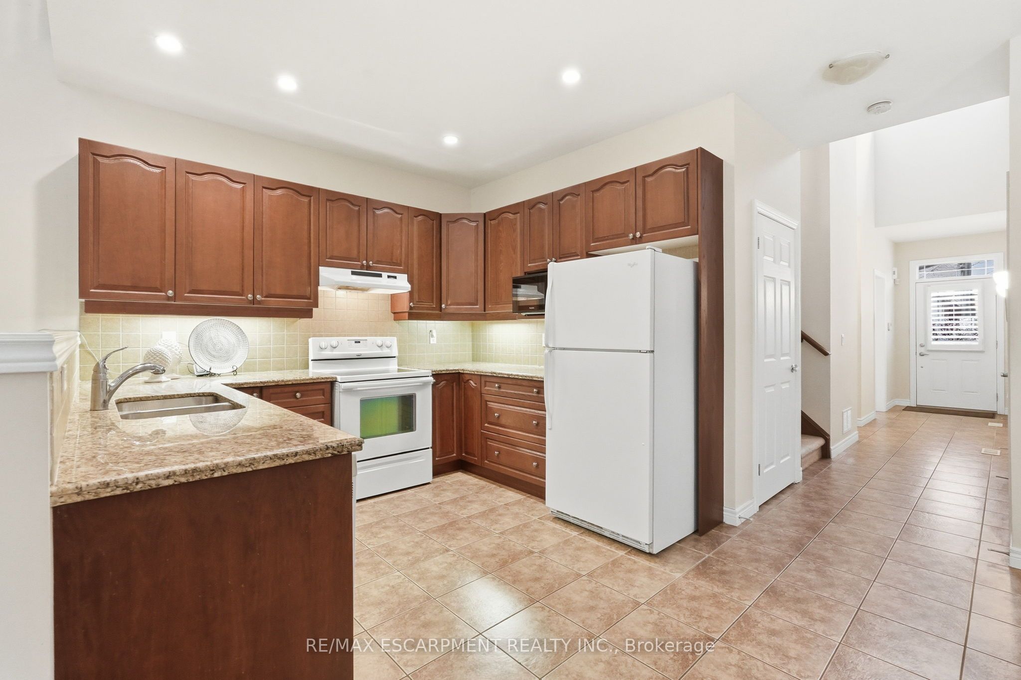 2120 Itabashi Way 252 Property Photo 15